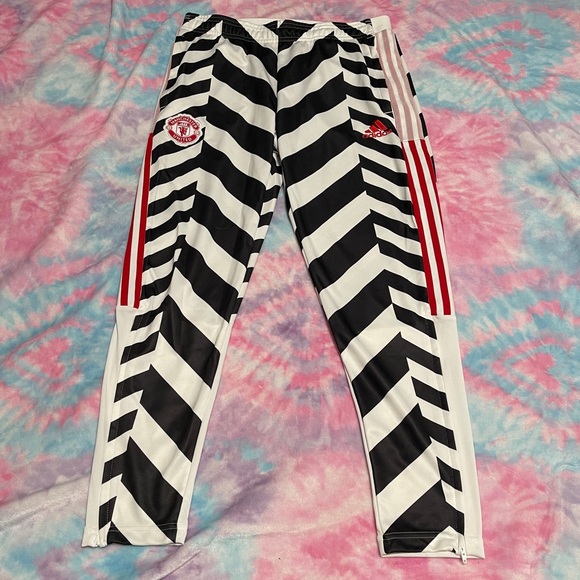 Mens adidas Manchester United track pants L